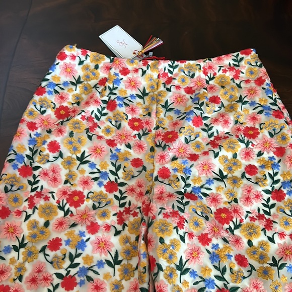 Antonio Melani The Nat Note Nellya Embroidered Floral Mesh Cropped Wide Leg Pant - Picture 7 of 12